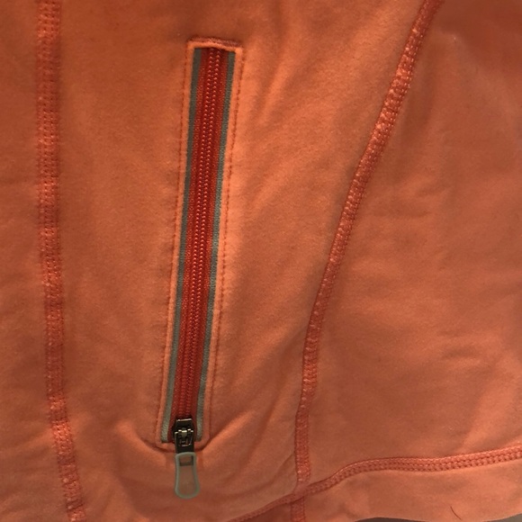 Lululemon pullover with ponytail hole, size 6 - Picture 5 of 8